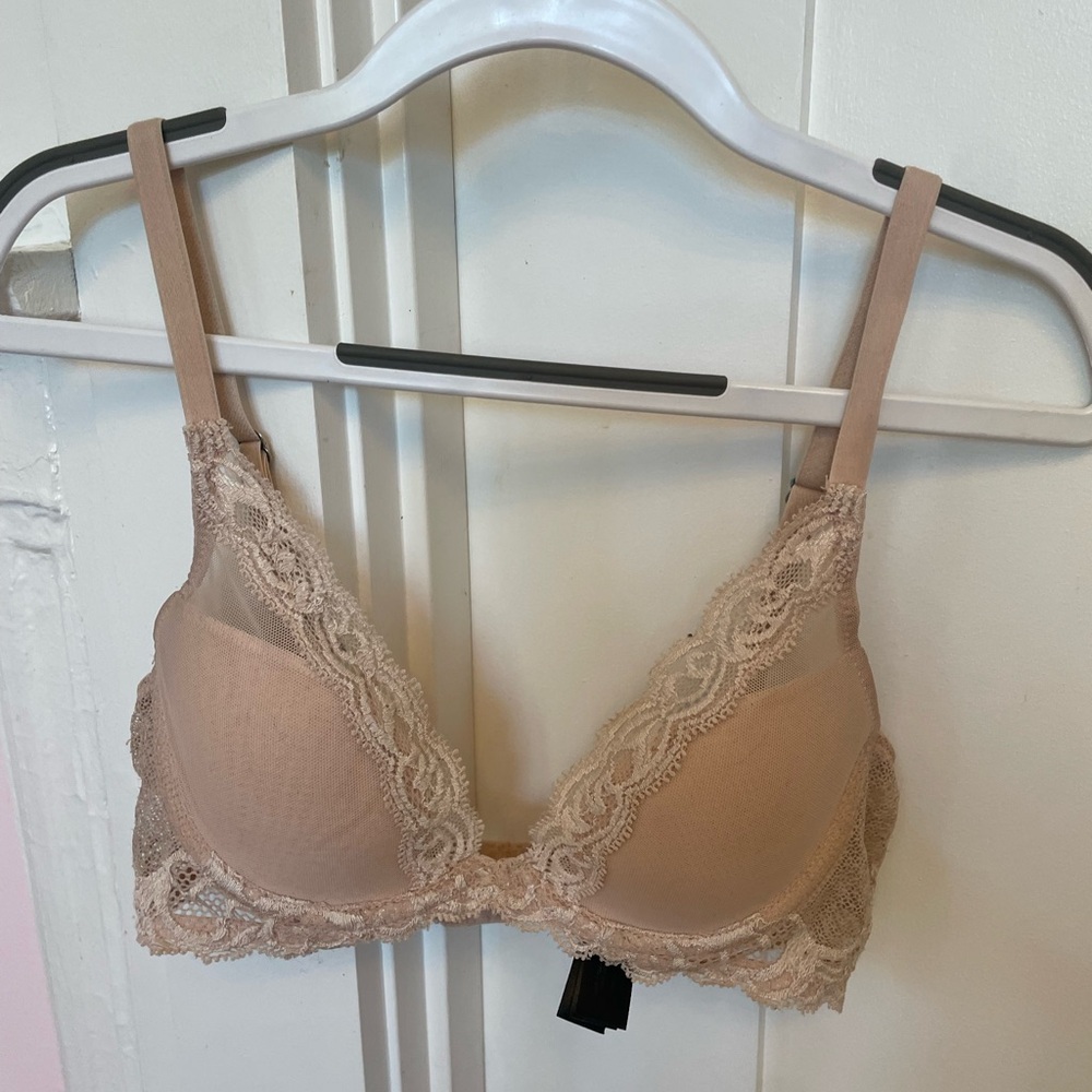 Natori Lace Trim Bra in Nude